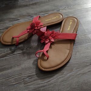 Maui  Island salmon color sandals  Sz 11